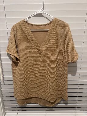 Textured V-Neck Short Sleeve Sweater - Tan